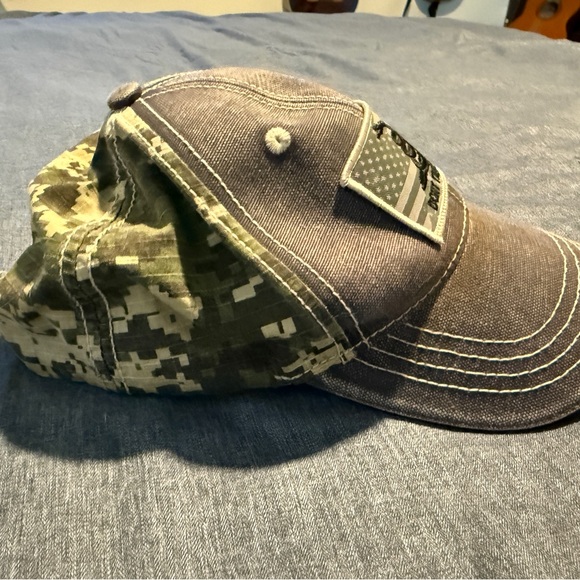 “Don’t Thread on Me” Hat for Men - Picture 2 of 4